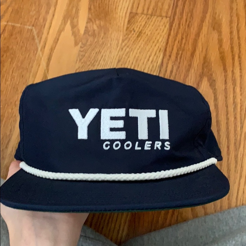 Yeti hat